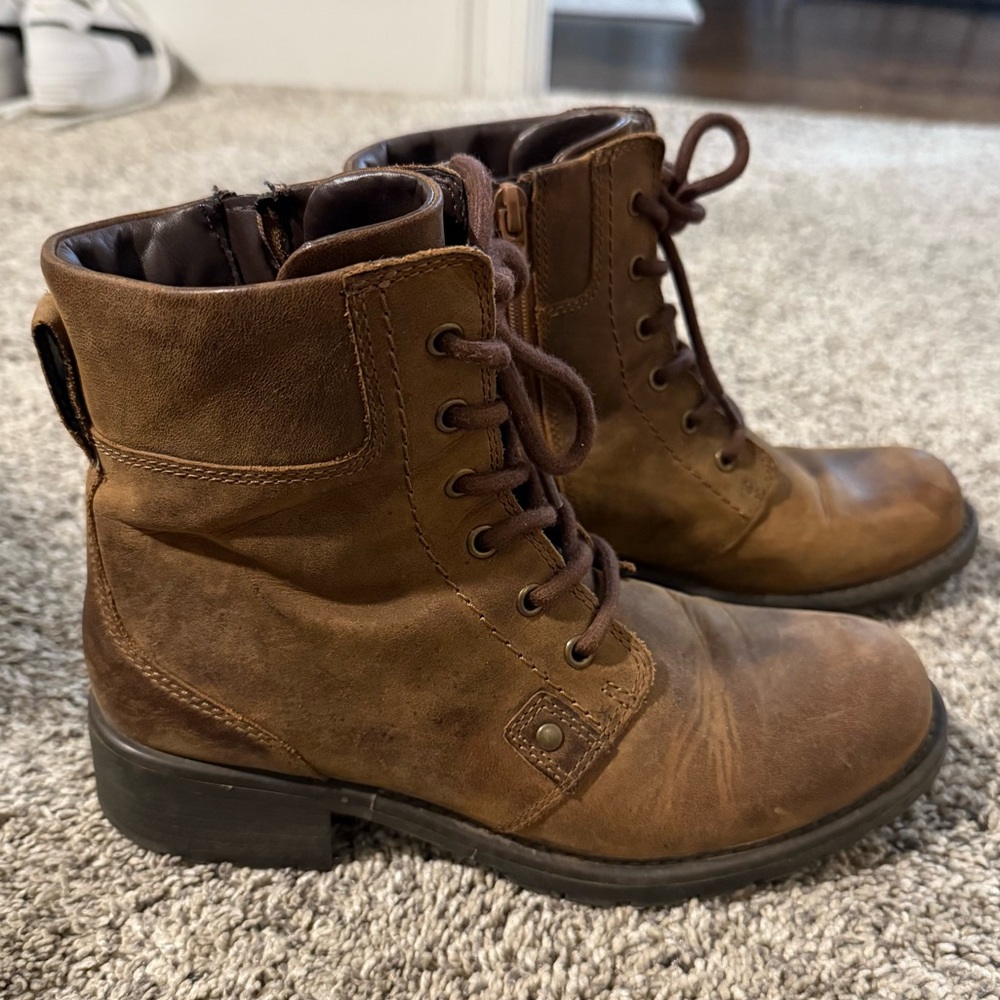 Clarks Brown Leather Booties. Size 7